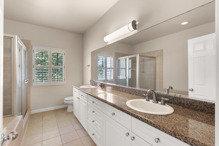 Primary Bathroom - 15804 Crest Ln