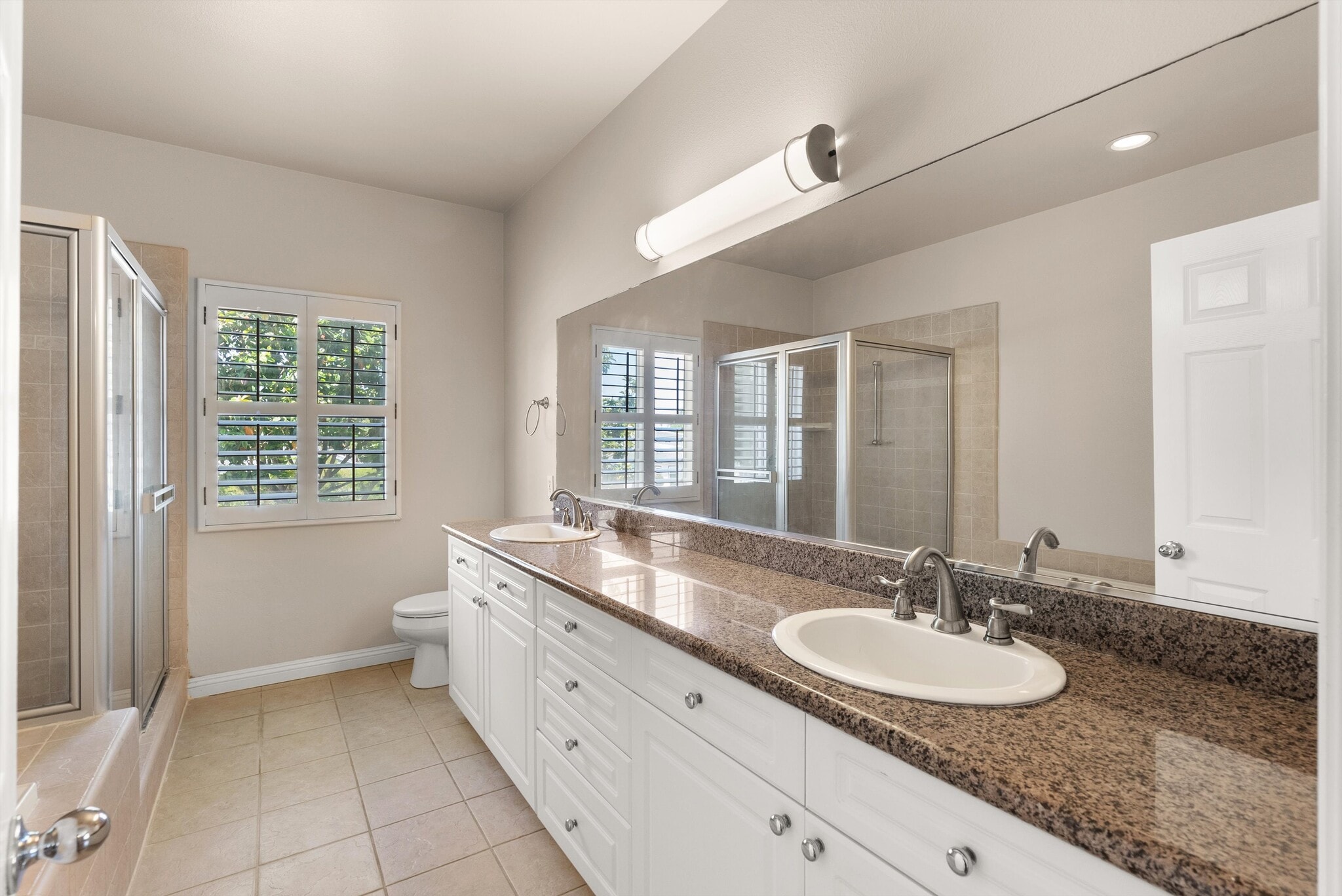Building Photo - 15804 Crest Ln