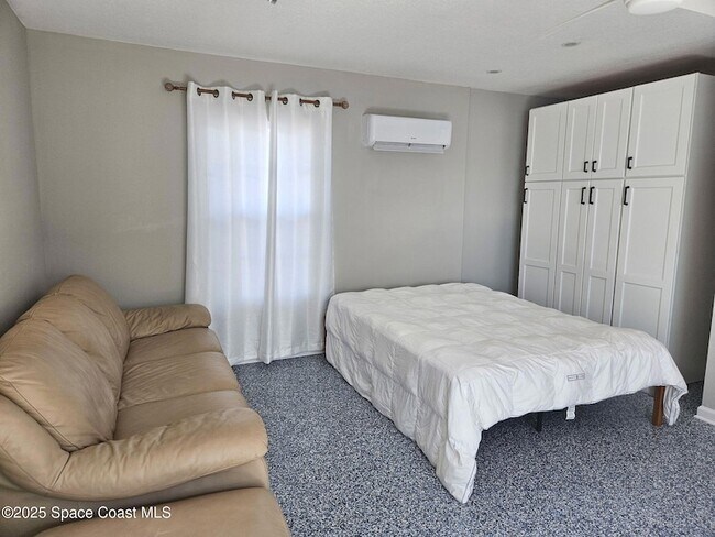 Building Photo - 390 W Cocoa Beach Causeway