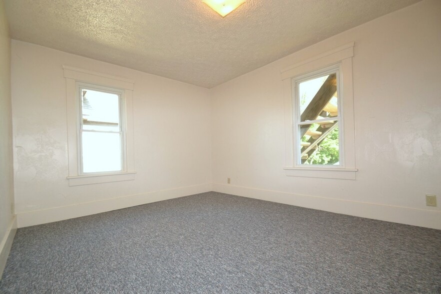 Building Photo - 547 Carroll St