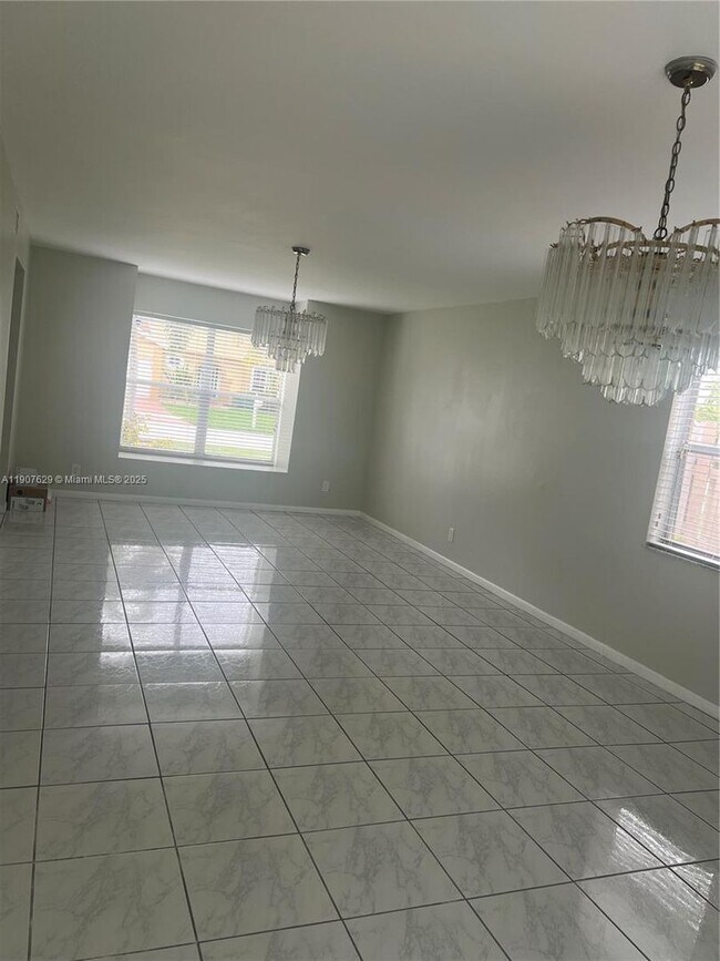 Building Photo - 2661 Huron Way