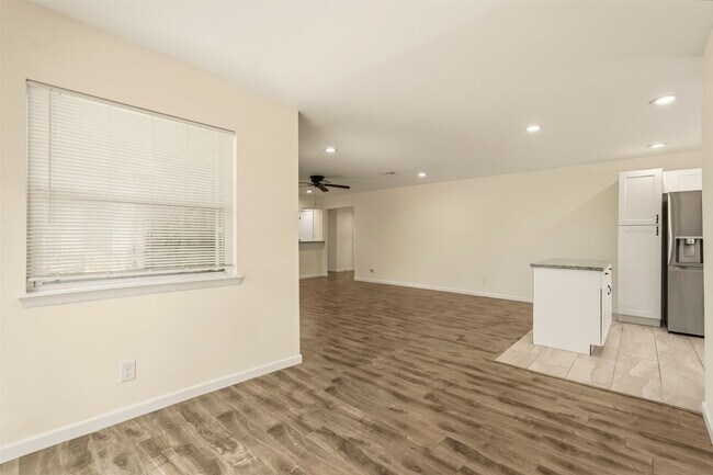 Building Photo - 718 Oder Ln