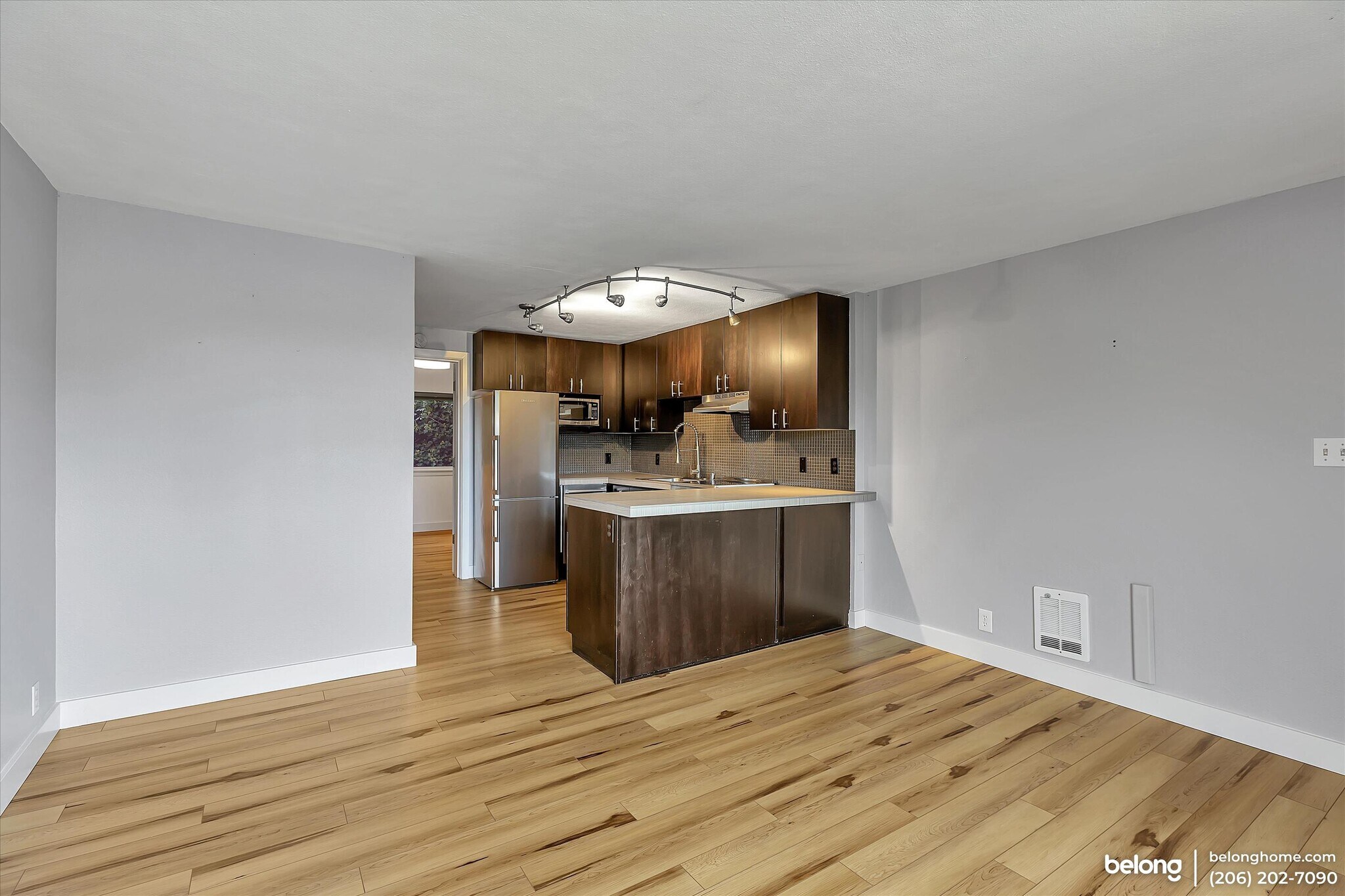 Building Photo - 752 Bellevue Ave E