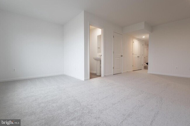 Building Photo - 25 Nymph Rd