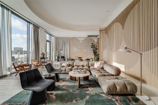 Building Photo - 44 East Ave