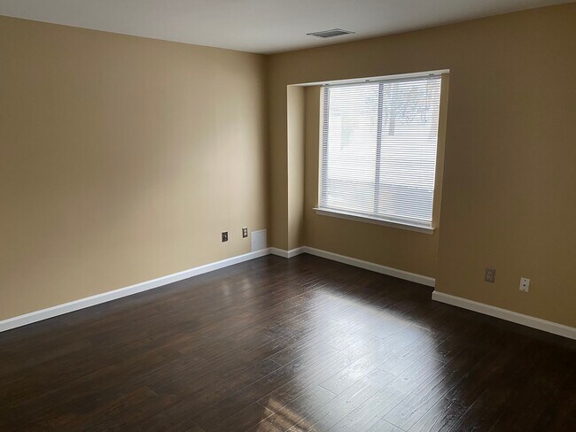 Master bedroom - 57 Birchwood Rd