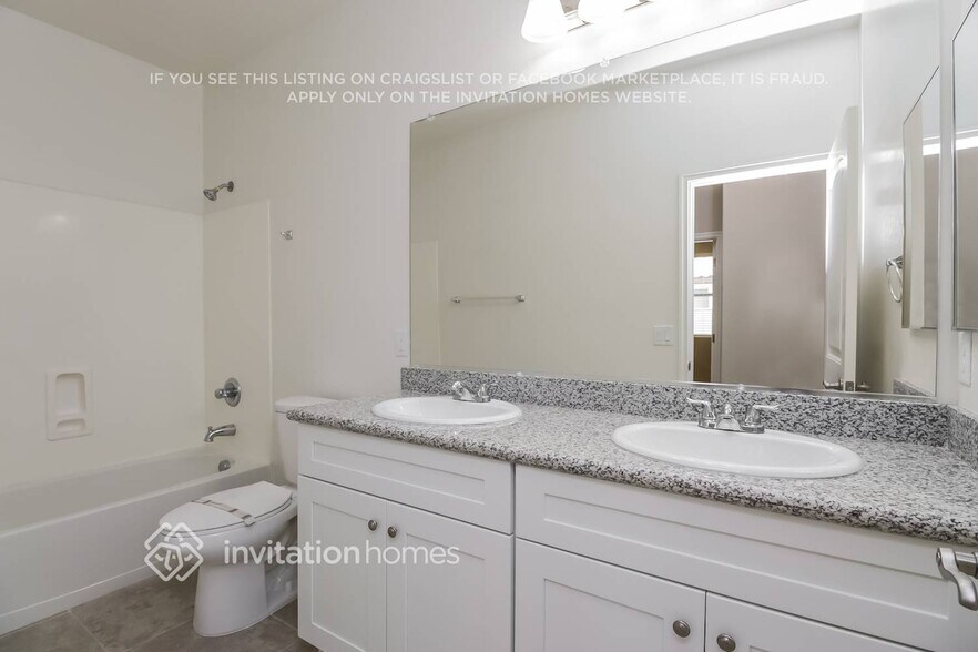 Building Photo - 1063 W Brangus Way