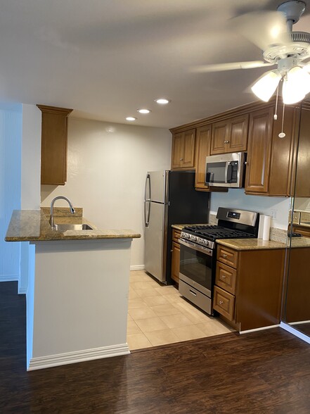 Kitchen - 6625 Green Valley Cir