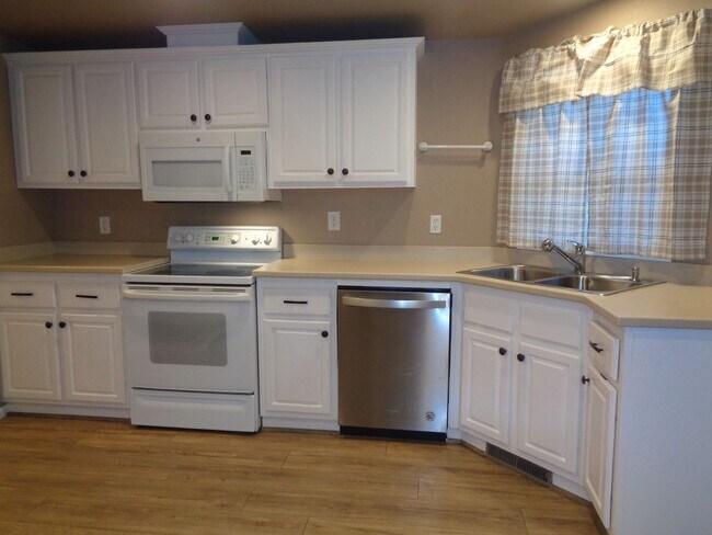 Building Photo - 4511 Gray Fox Heights