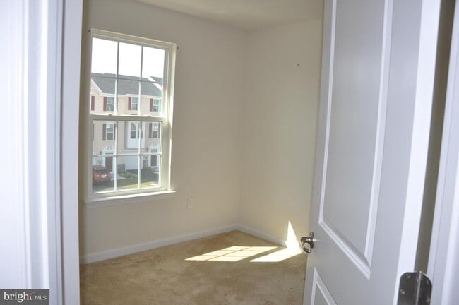 Building Photo - 905 Susan Cir