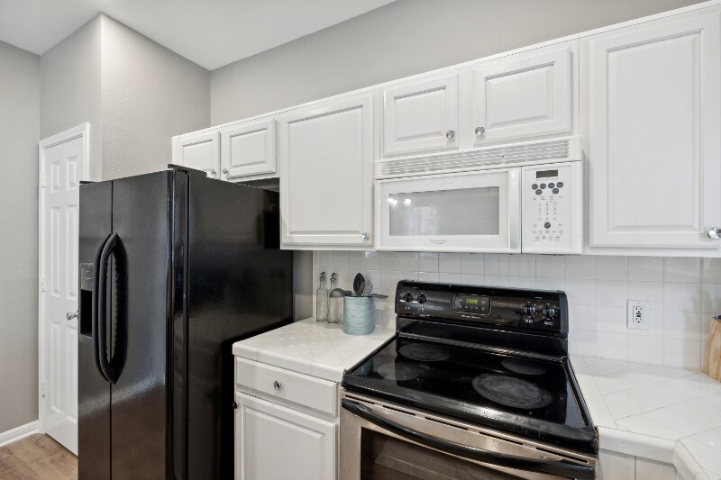 Building Photo - 117 Chapel Hill Cir