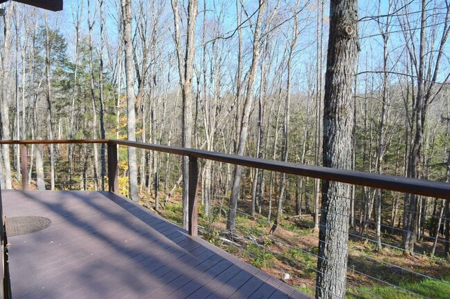 Building Photo - 44 Troon Dr