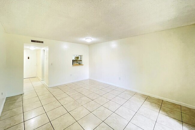 Building Photo - 4354 NW 9th Ave