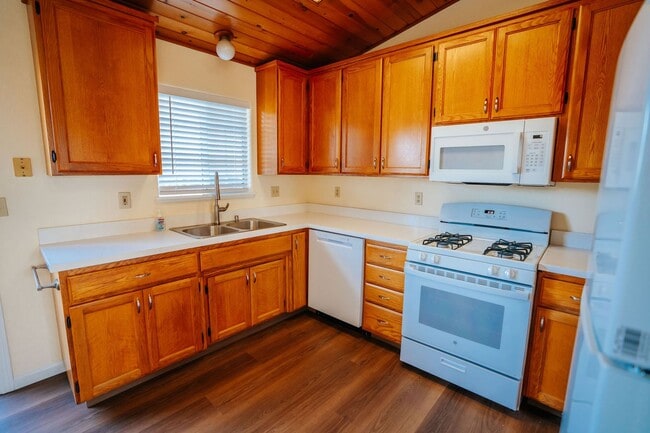 Building Photo - Fully Remodeled 3-Bedroom Home in McKinleyville