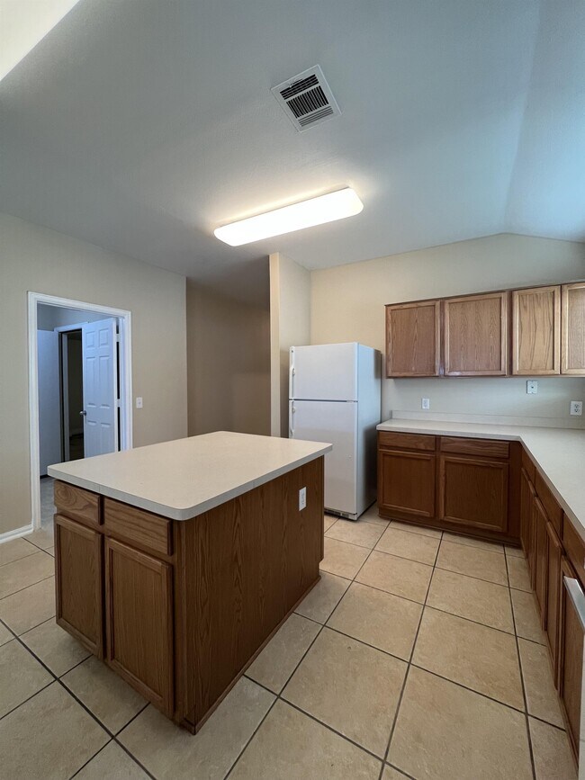 Building Photo - 9411 Massaro St