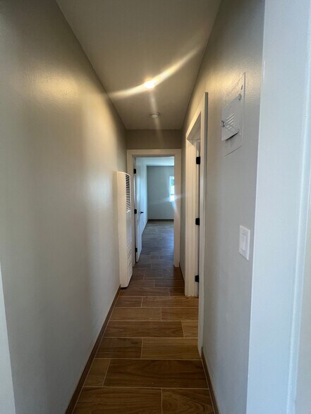 Building Photo - 6909 Fulton Ave