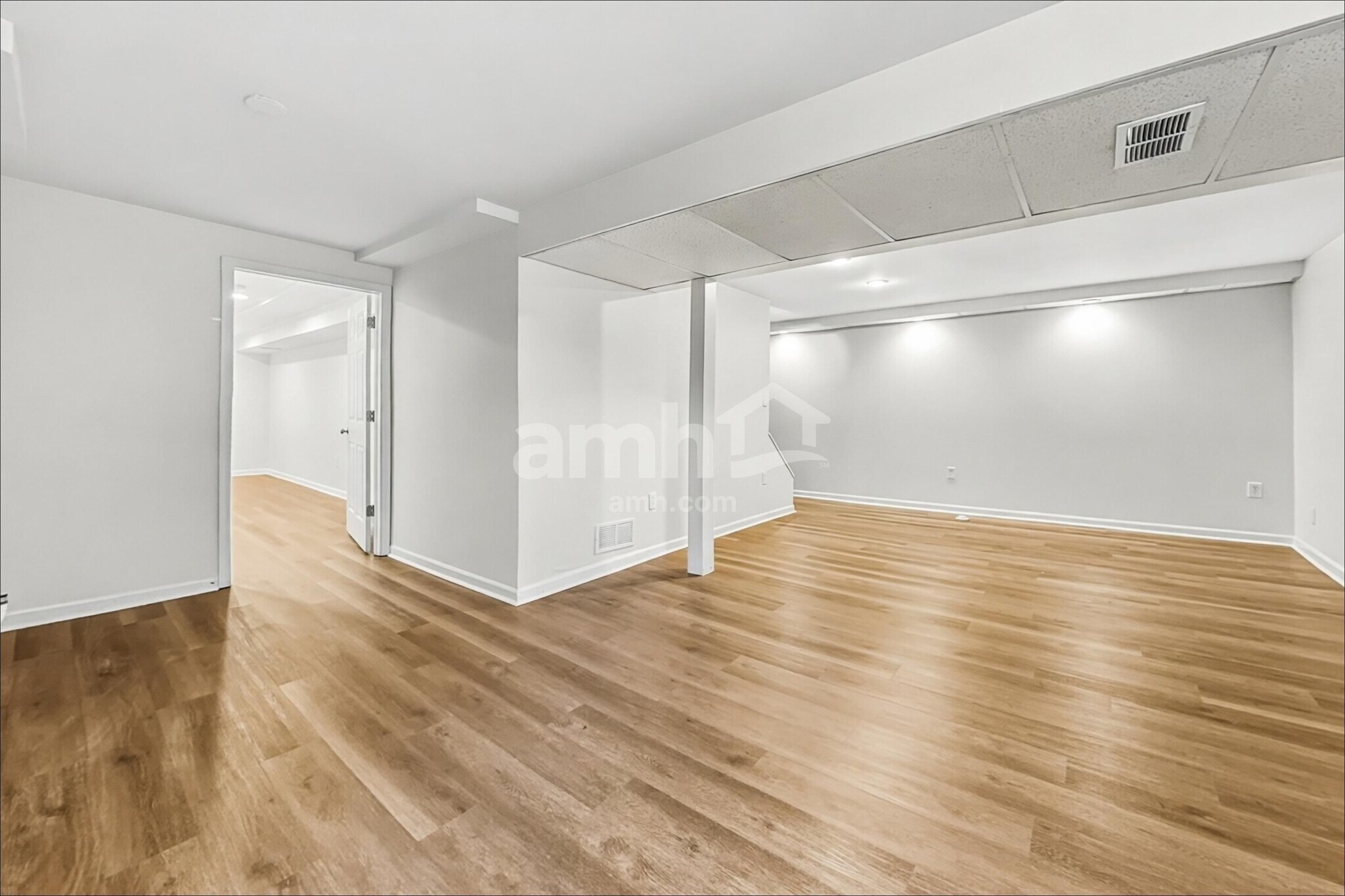 Building Photo - 2113 Lynwood Pl