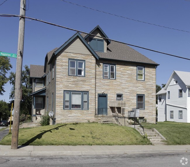 Primary Photo - Saxton Apartments
