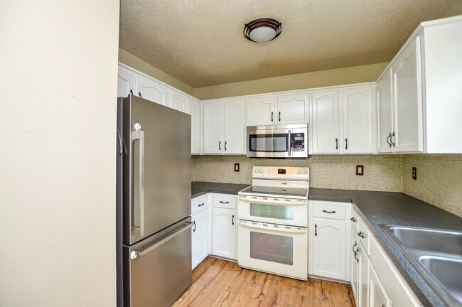 Building Photo - 2-Bedroom, 1-Bath Home in Fort Mill | $1,995 per Month