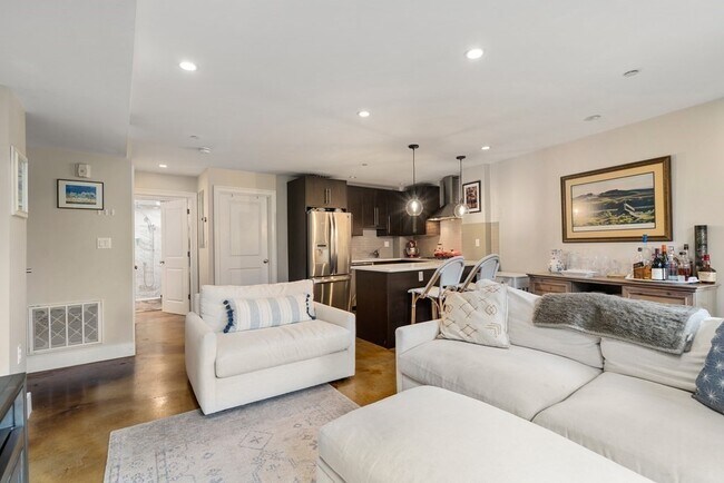 Building Photo - 64-66-66 Salem St