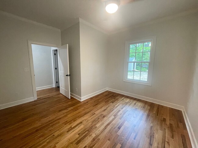 Building Photo - Fully Renovated in Heathwood with 2 Bedroo...