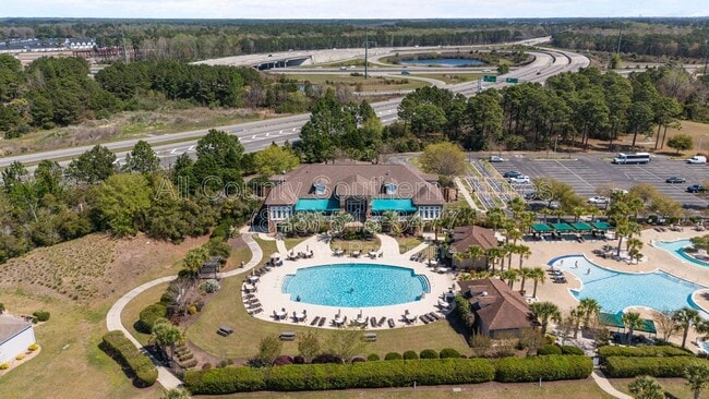 Building Photo - 264 Viareggio Road