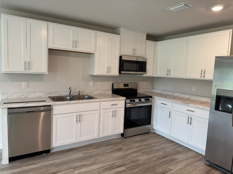 Building Photo - 6357 Firefly Dr