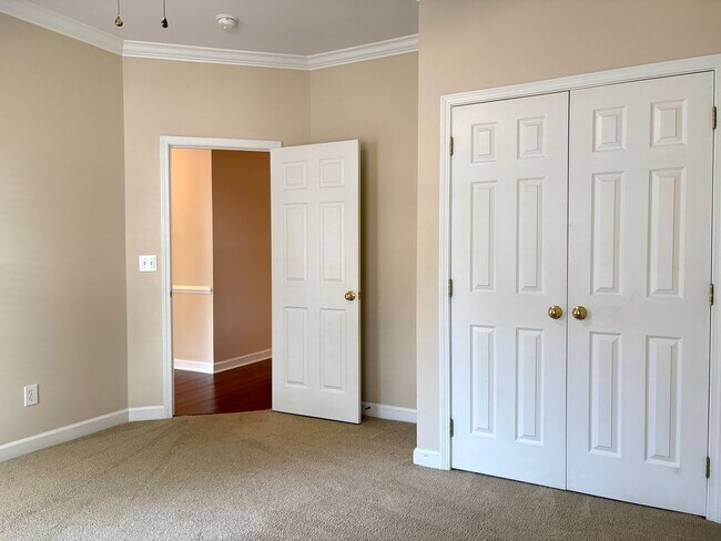 Building Photo - 804 Pelican Ln