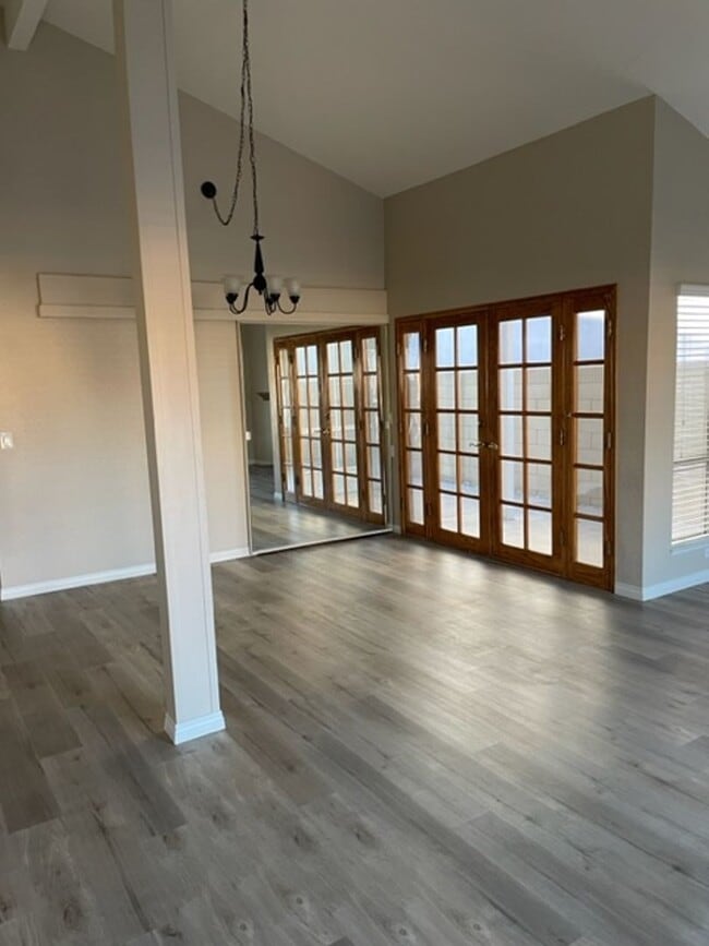 Building Photo - DON'T MISS OUT! HOME AVAILABLE BEGINNING OF MAY