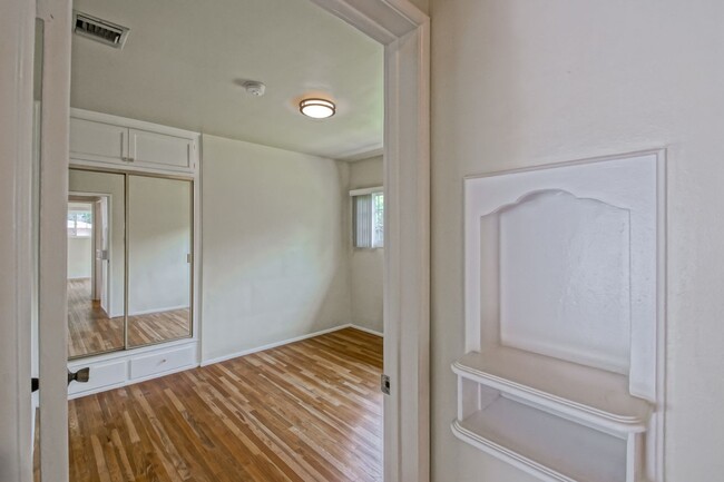 Building Photo - 7866 Flight Ave