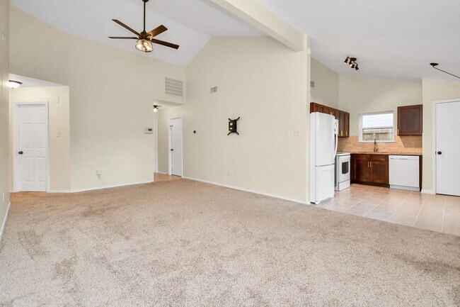 Building Photo - 17107 Amber Ridge Dr