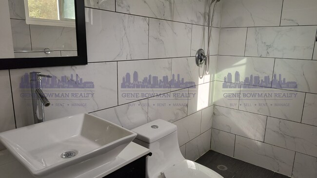 Building Photo - 2409–2413 Fleetwood St