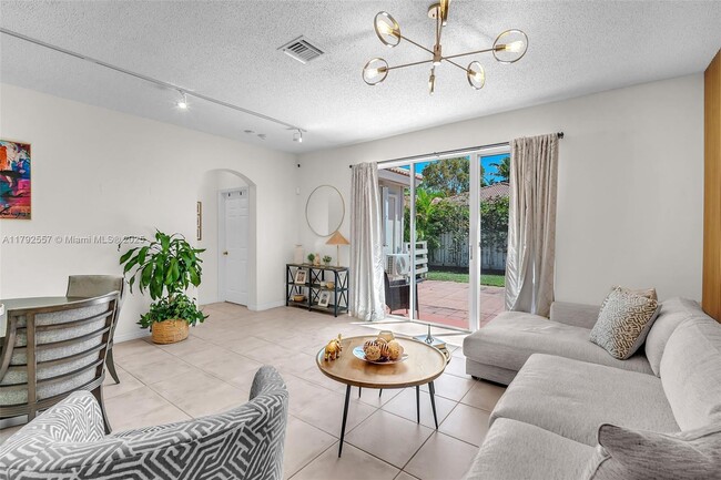 Building Photo - 871 NW 130th Ave