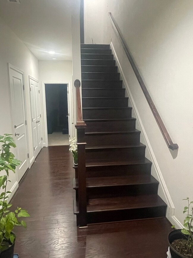 Building Photo - 10516 Seneca Falls Pl