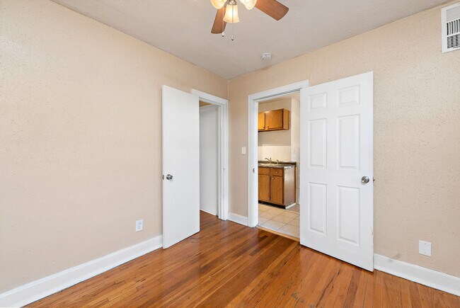 Interior Photo - 3606 BALTIMORE