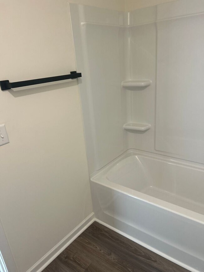 Building Photo - Brand New Townhome in the heart of Newton!