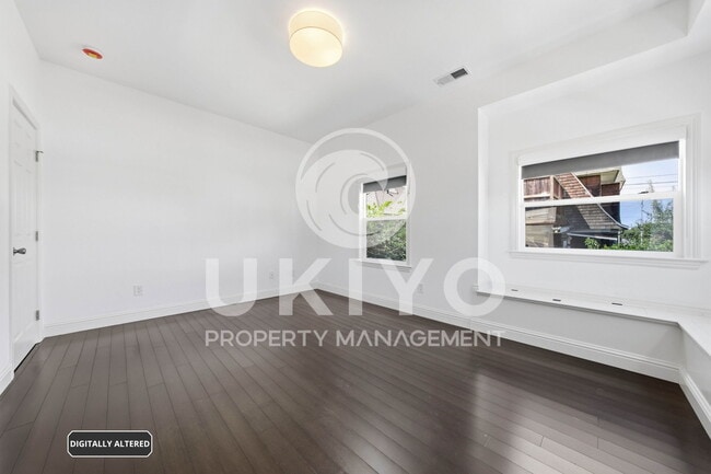 Building Photo - 1123 30th St