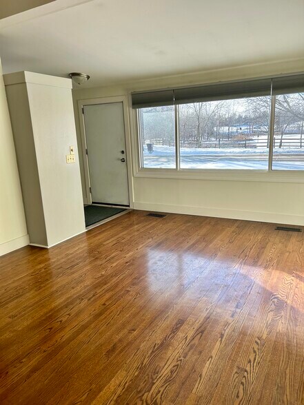 Building Photo - 1216 N Fairview Ave