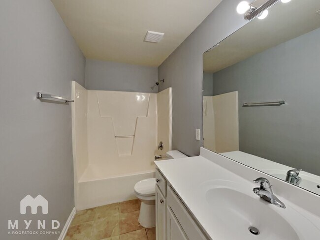 Building Photo - 909 Summer Storm Dr