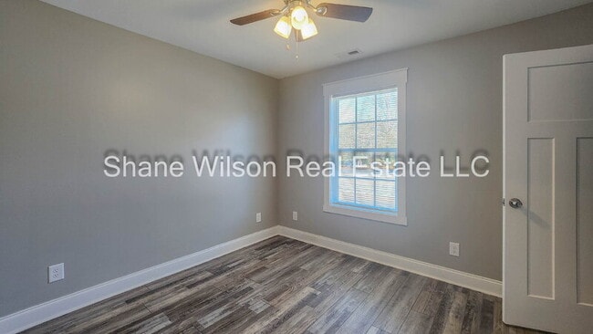 Building Photo - 3263 Chattanooga Rd