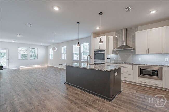 Building Photo - 318 Serengeti Blvd