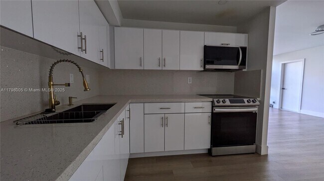 Building Photo - 851 Three Islands Boulevard