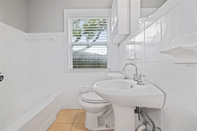 Building Photo - 3818 W Euclid Ave