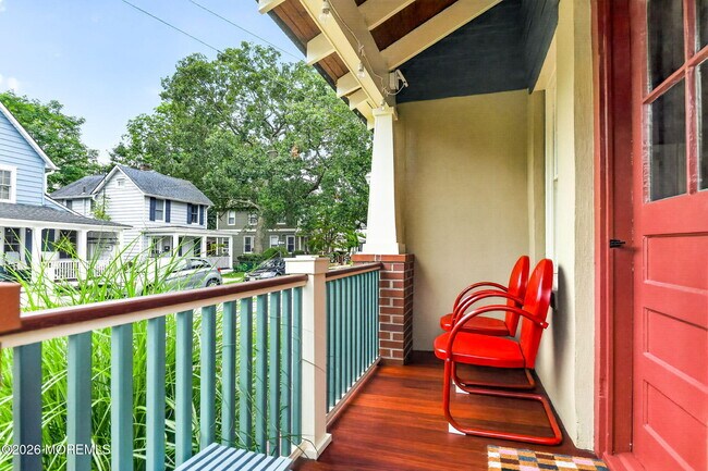 Building Photo - 139 Webb Ave