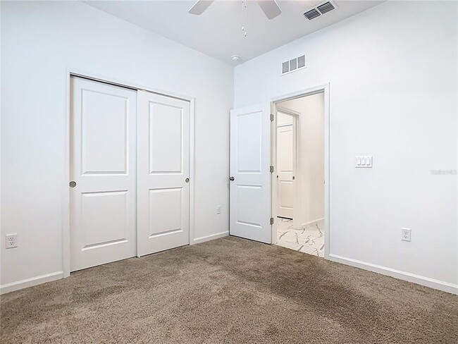 Building Photo - 1043 Lakeshore Breeze Pl