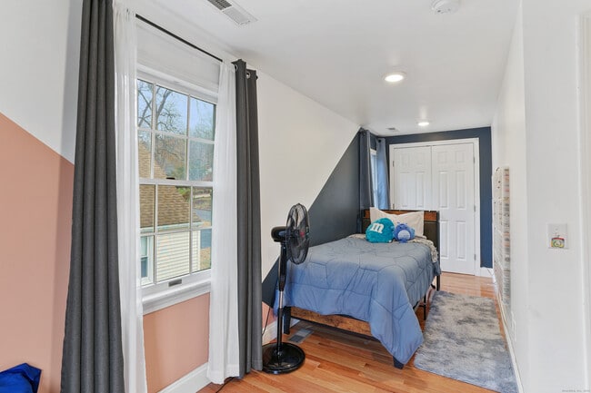 Building Photo - 253 Porter Ave