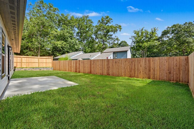 Building Photo - 117 Sun City Ln