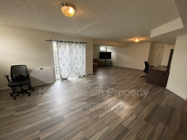 Building Photo - 11212 Katerina Dr S