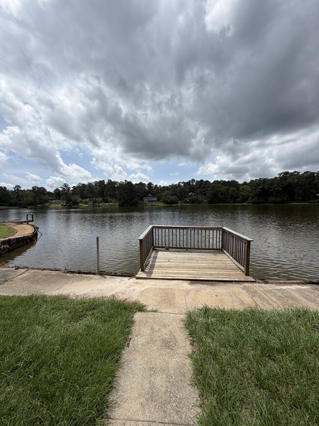 Building Photo - 311 Leisure Lake Dr