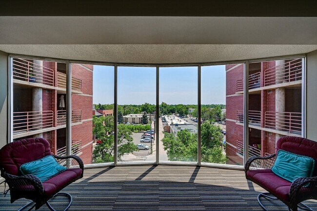 Building Photo - 1BR/1BA Comfortable Condo in Montclair Nei...